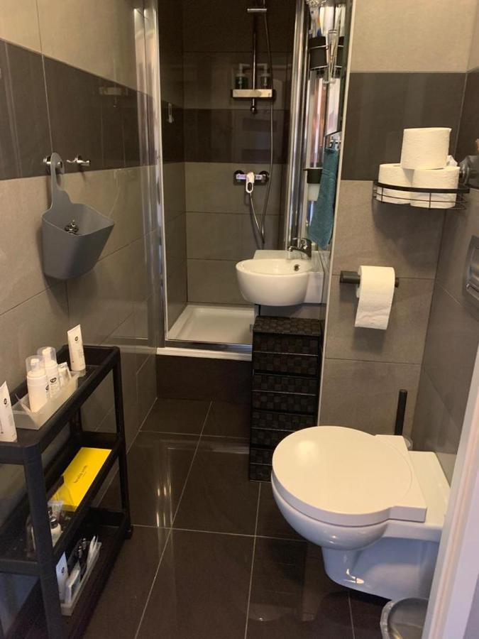 Ingress Appartement Bytom Buitenkant foto